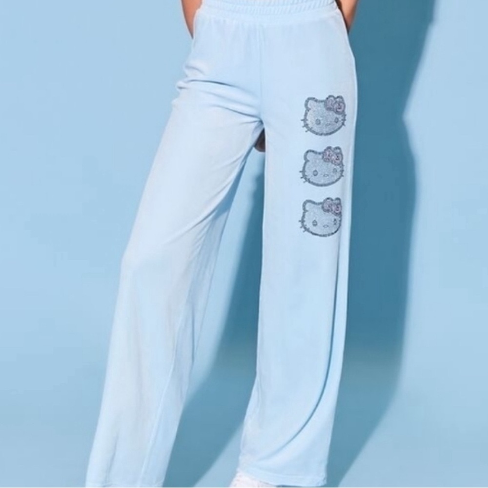 Forever 21 X Hello Kitty Velour Sweatpants S